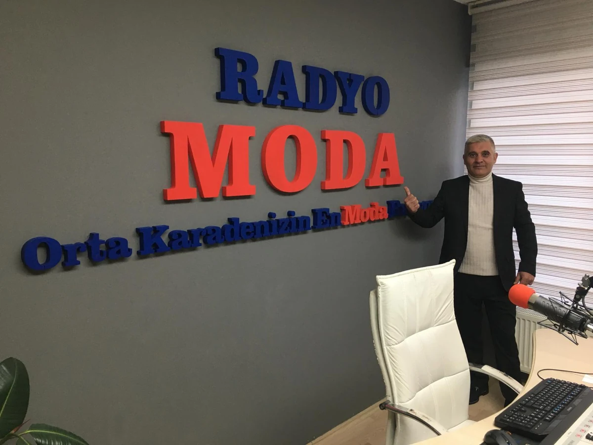 Radyo Moda Stüdyo Mikser ve Konsol Masası