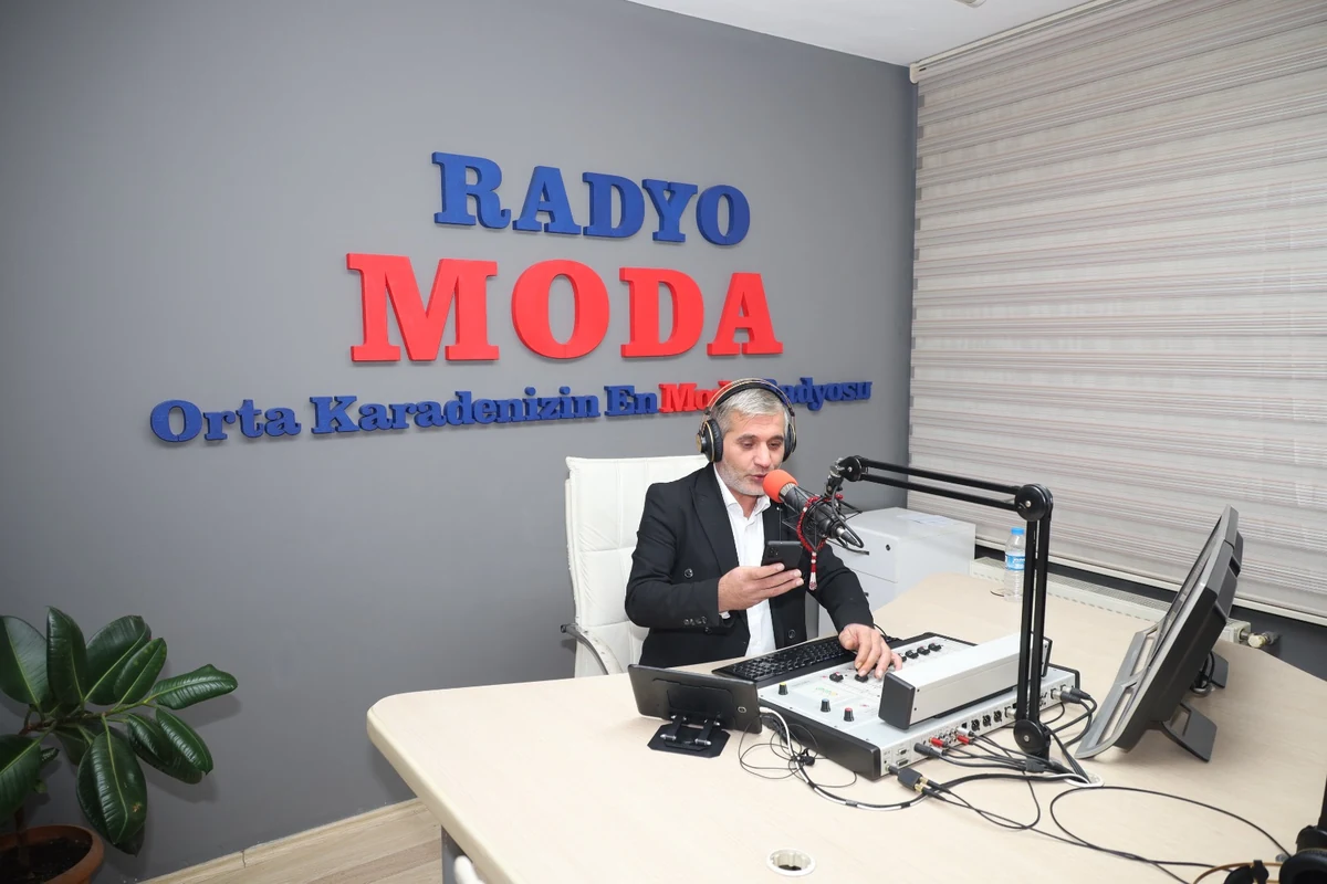 Radyo Moda Stüdyo Yayın Masası